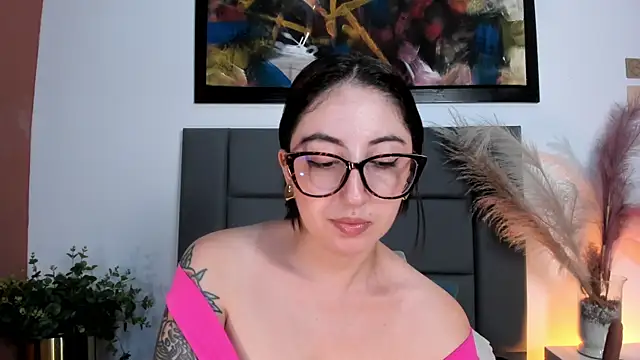 Emilywatsonn online show from May 16, 1:19 am