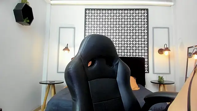 Melanie silver  online show from October 14, 9:17 pm