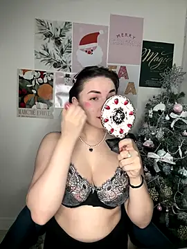 HoneySweetBee online show from December 15, 5:23 am