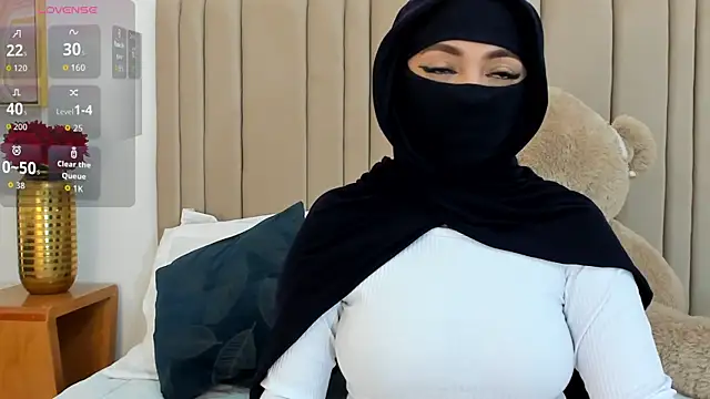 izadii online show from December 3, 6:32 pm