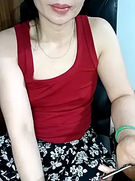 Blythe 69 online show from April 24, 9:39 pm