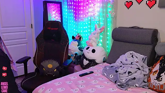 Angel-Lewd-Cake online show from April 14, 12:33 am