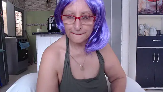 Snapshot of Lilly_macflyy chatting on September 8, 4:28 pm Lilly macflyy online show from September 8, 4:28 pm