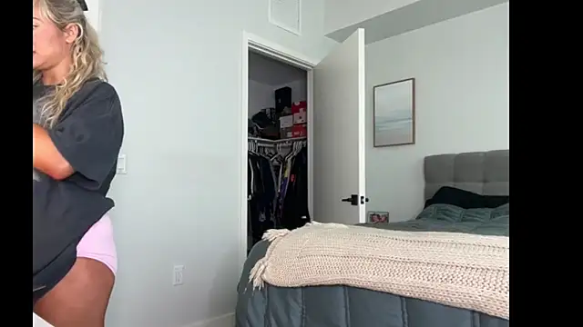 ElenaErickson online show from February 11, 8:43 pm