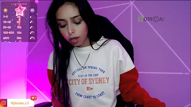 lilylouisee online show from February 3, 2:21 am