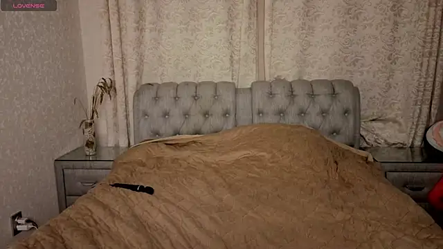 rocky foxy online show from November 14, 9:15 pm