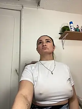 Snapshot of antonella87 chatting on October 15, 12:02 am antonella87 online show from October 15, 12:02 am