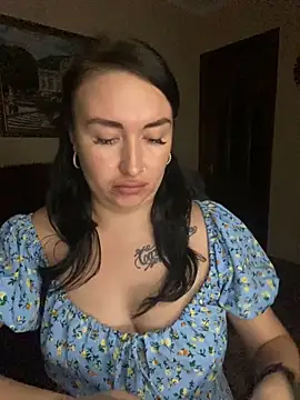 Snapshot of Roxana_Bell chatting on October 6, 8:24 pm Roxana Bell online show from October 6, 8:24 pm