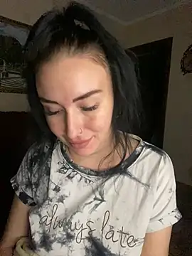 Roxana Bell online show from June 3, 6:35 pm