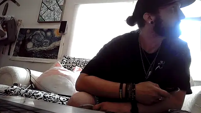 Makethatpussypurr online show from April 21, 10:28 pm