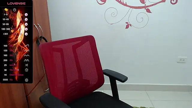 Roxanne Ssummers online show from March 26, 9:38 pm