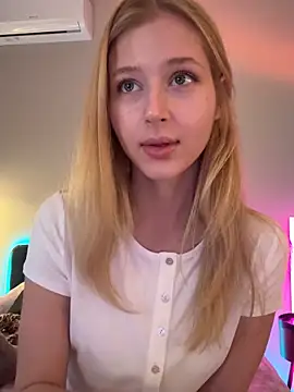 LunaRase online show from May 15, 8:17 am
