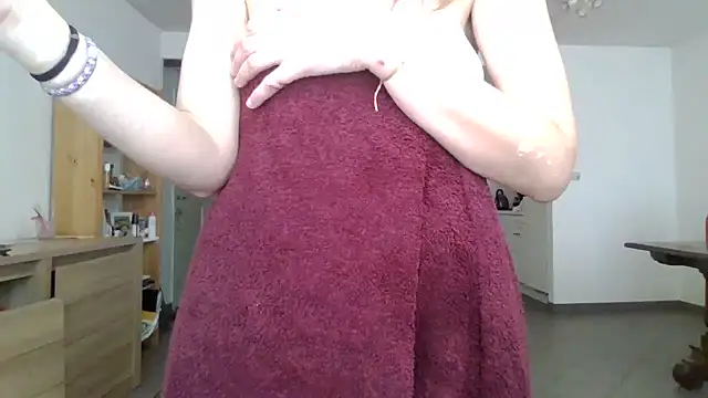 JasmineGlamour online show from February 15, 9:52 am