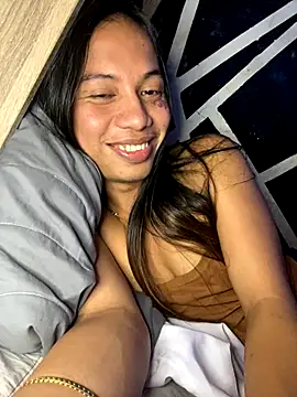 whiteladyboy online show from December 4, 9:55 am