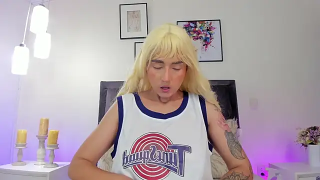 helen mooree online show from January 17, 1:07 pm