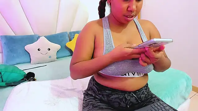 Lizzie Williams  online show from September 19, 3:05 am