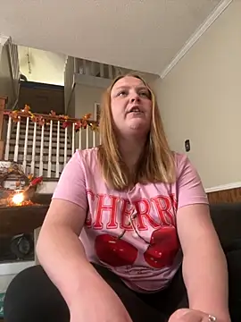 Snapshot of PhatAssBlond chatting on October 20, 9:07 pm PhatAssBlond online show from October 20, 9:07 pm