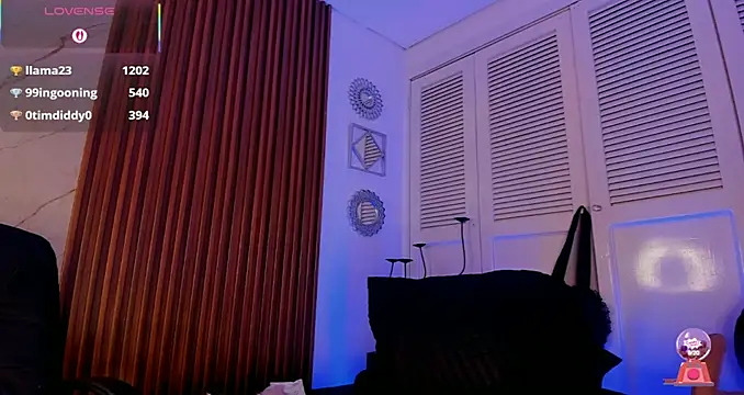 Emiilycollins online show from February 14, 4:47 am