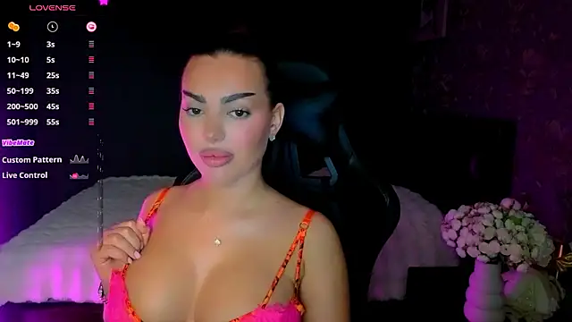 babyleilaa online show from February 18, 10:20 pm