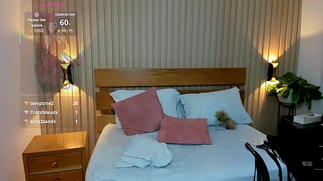 luciana ballesteros  online show from January 8, 5:50 pm