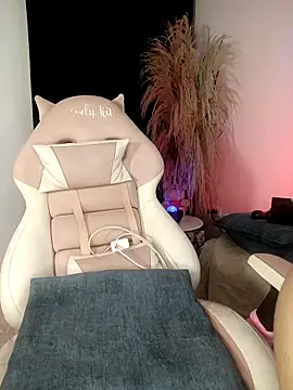 lovely kitt online show from September 25, 1:26 am