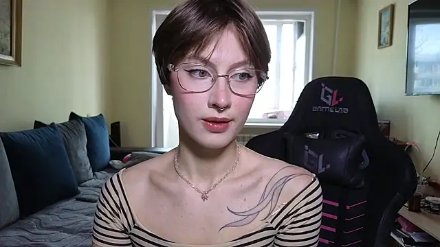 MalvinaBlum online show from April 19, 4:23 am