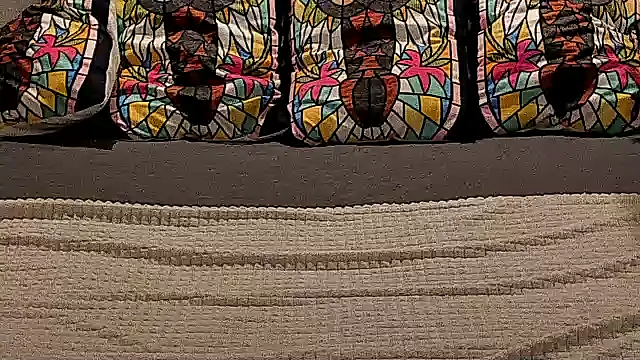 IceDanielles online show from November 27, 1:36 pm