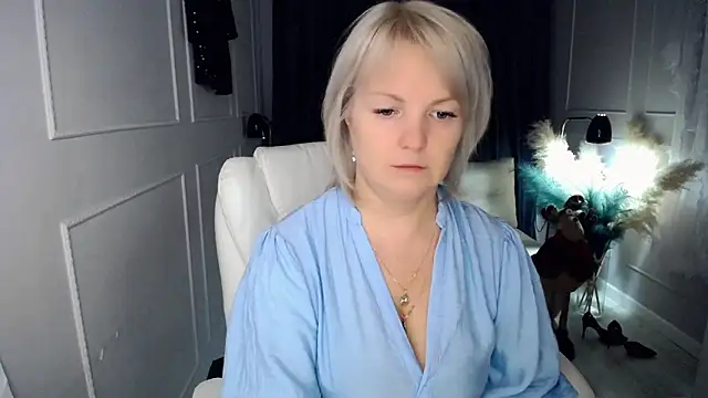 Juarnea online show from December 15, 10:09 am