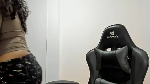 Tammy-Bliss online show from October 15, 4:37 am