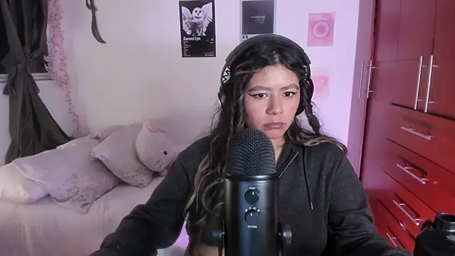 StephaniFox online show from December 18, 2:05 am