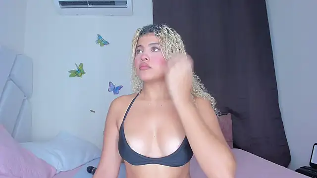 sofiacastillo01 online show from March 17, 8:57 pm