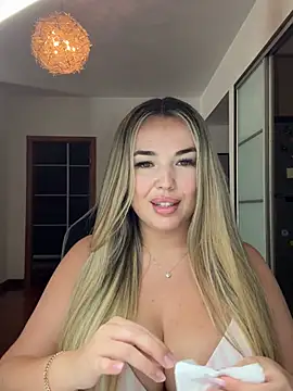 EvaSunderland online show from January 12, 10:42 am