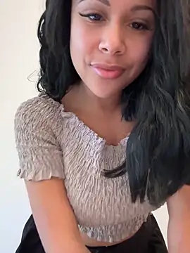 HaileyDiana online show from February 22, 2:07 pm