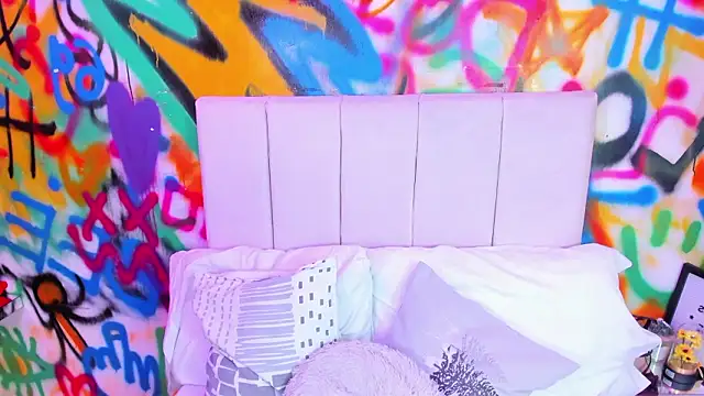 Liana Bernocchi online show from February 20, 7:58 pm