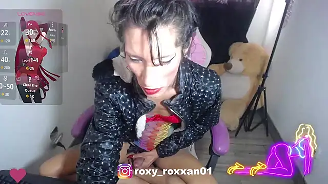 roxy roxxan online show from March 18, 2:22 pm