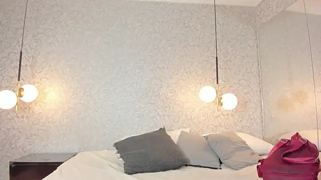 leigh-angels online show from April 8, 9:39 pm