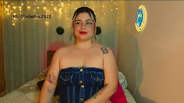 Juliietha servas online show from April 6, 11:39 pm