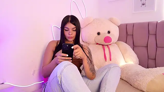 SophiaKarson online show from December 3, 5:48 pm