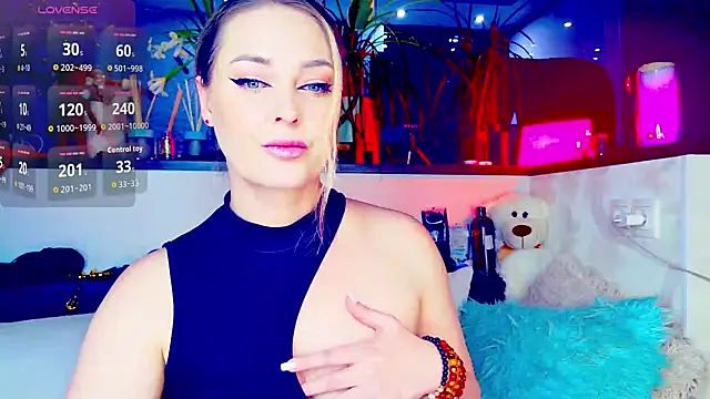  JuliaSpace  online show from March 21, 5:51 pm