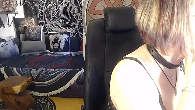 TittenMichelle online show from April 17, 6:37 am