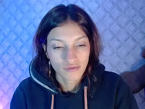 Emma-Wilson online show from March 28, 8:36 am