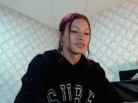 Emma-Wilson online show from May 27, 4:42 am