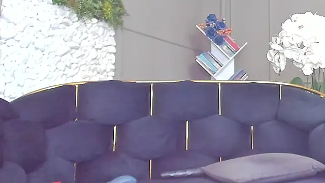 Deliciouslips online show from October 20, 12:08 pm