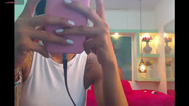 lorenapinto online show from April 21, 4:41 am