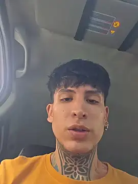 Snapshot of _Tomy08calderon chatting on October 3, 6:35 pm  Tomy08calderon online show from October 3, 6:35 pm