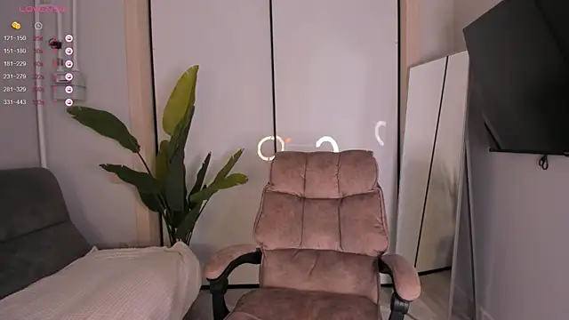 Snapshot of helen_ramsay chatting on October 5, 2:55 pm helen ramsay online show from October 5, 2:55 pm