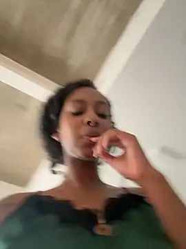 Your Paris online show from March 22, 8:04 pm