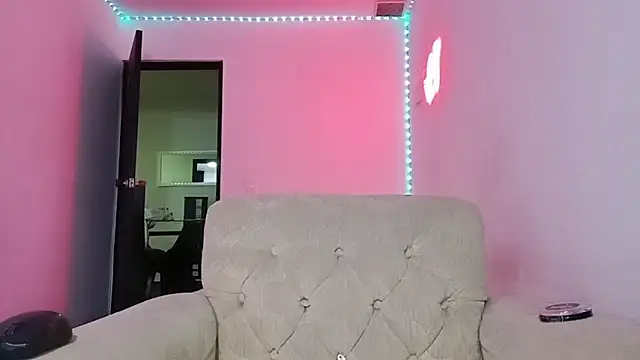 lucydreamm online show from September 14, 1:47 am