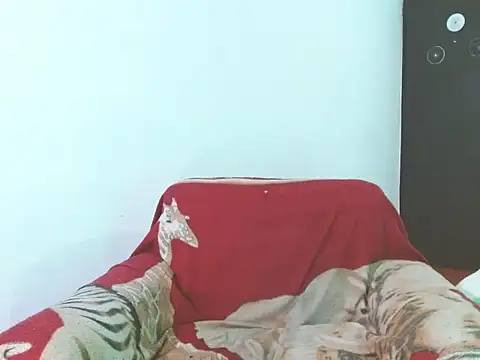 lucydreamm online show from April 19, 12:43 am