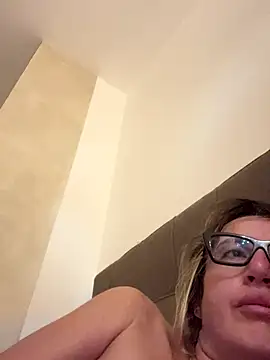 casalinga88 online show from October 22, 5:34 am